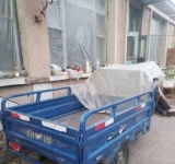 出售二手电动车，江苏金彭，买/车一年半，车辆相当板整，买时6400现在卖360